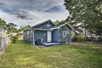 Cozy Greenville Bungalow ~ 2 Mi to Downtown! - 3-Star