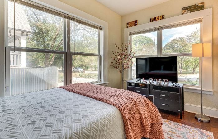 7 Mi to Dtwn Atlanta: Family Home w/ Large Yard!