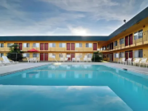Economy Inn Buttonwillow Bakersfield I-5 Hotels in Buttonwillow