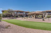 GORGEOUS MOUNTAIN  VIEWS FROM EVERY WINDOW AND DOG FRIENDLY, TOO Hotels in Oro Valley