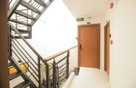 De Lustora Hotel & Apartment - District 1, Hcm. Hotels near Pham Ngu Lao