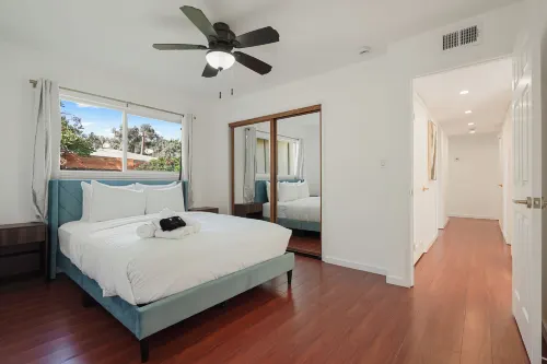 Lakefront Retreat  WaterViews 3BR 1.5BA Hotels in Foster City