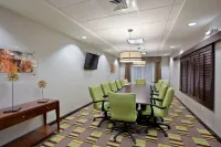 Holiday Inn Express & Suites HAYS by IHG