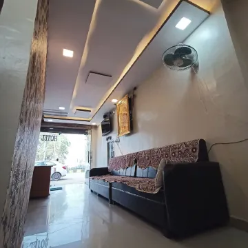 Brajrani Hotel Отели в г. Датия