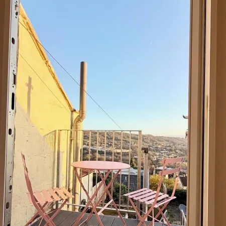 Garden apartment with balcony