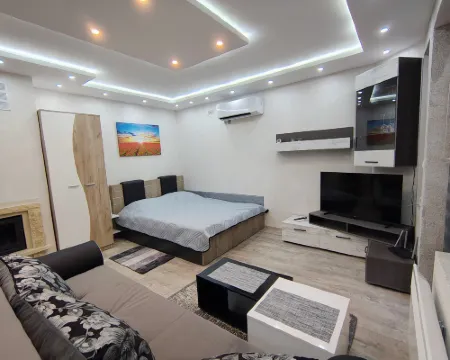 Elegant Ground-Floor Studio with Covered Terrace and Direct Access to Nature Hotels in Smolyan