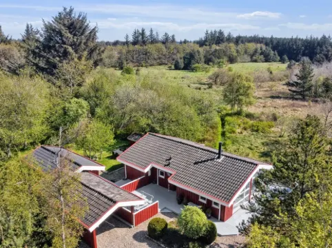 "Anneke" - 2km from the Sea