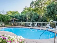 Baechtel Creek Inn Hotels in Willits