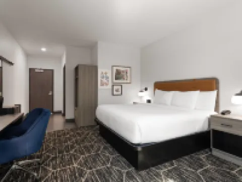 La Quinta Inn & Suites by Wyndham Olive Branch オリーブ・ブランチのホテル