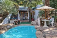 The Link Guest Lodge - Pool