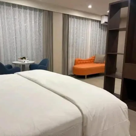 Plaza Court Hotel