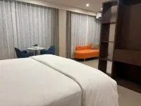 Plaza Court Hotel