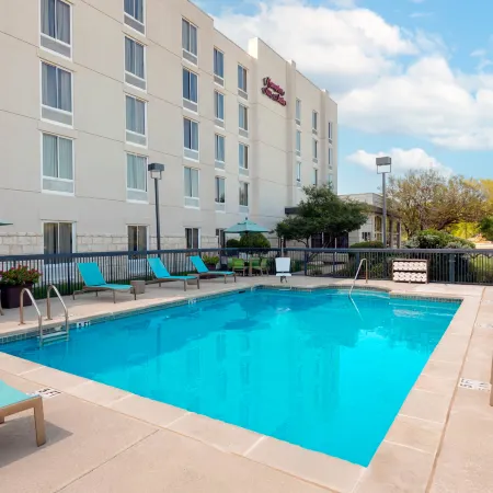 Hampton Inn & Suites Austin-Airport