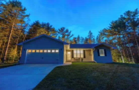 Private Wooded Retreat w/ Hot Tub & Fireplace - Walk to Coffee, Near Sister Bay