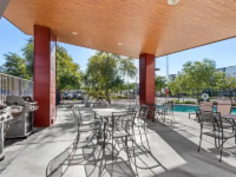 Sonesta Simply Suites Avondale Hotels in Avondale