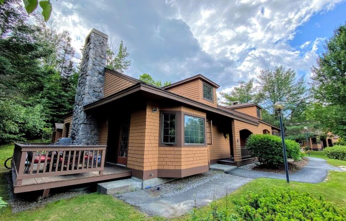 O9 New Renovated Bretton Woods Slopeside Condo with 2 Living Rooms Foosball Air Hockey