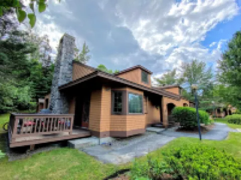 FC9 리노베이션된 브레튼 우즈 슬로프사이드 콘도, 2개의 거실, 푸스볼, 에어 하키!