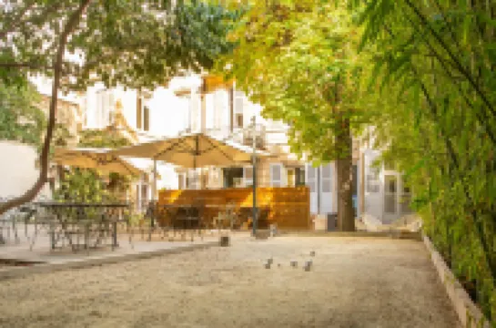 โฮเต็ล มอนท์แกรนด์