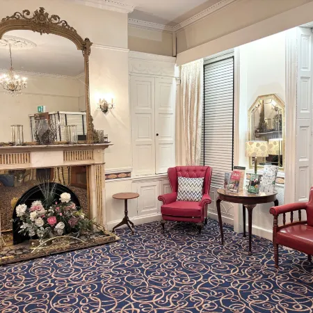 Dergvale Hotel