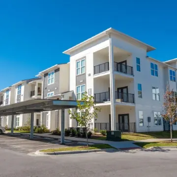 Landing Apartments Near North Okaloosa Medical Center