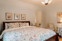 1950's Themed Historic Home in Downtown Frankenmuth Heart. Perfect Location.
