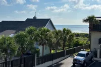 Oceanview Condo with Beach Access, Pool, Tennis Courts and Private Patio