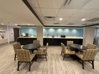 Quality Inn & Suites Detroit Metro Airport Hôtels à : Romulus