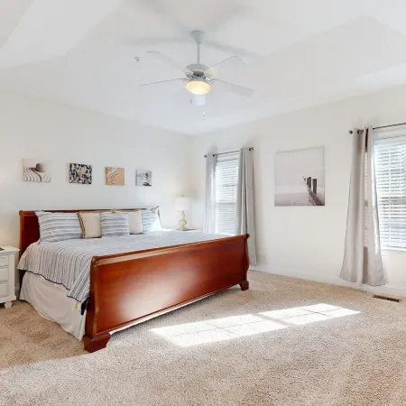 Cozy Island Townhouse W/screened Porch, Shared Pool, & Serene Pond Views