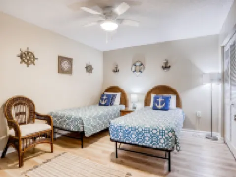 Dreamy Oasis on the Beach With Balcony, Pools, gym & Ocean View - Dog-friendly Hotels in Butler Beach