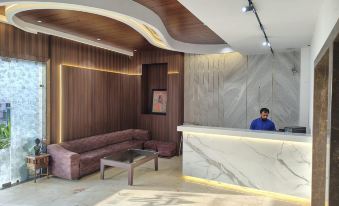 Hotel Taj Heights