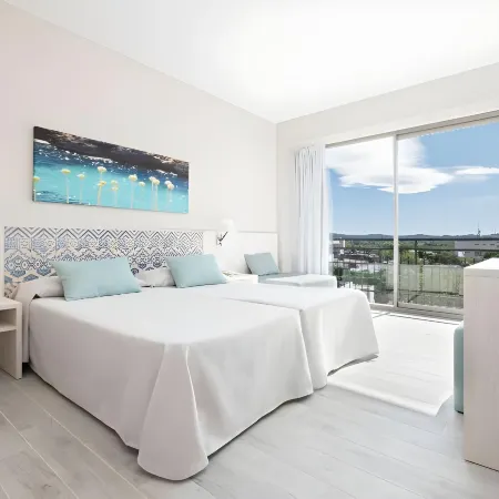 AzuLine Hotel Llevant