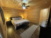 Cozy Cabin with Dock, Huge Screen-in Porch, Fire Pit, Fast WiFi and Pet Friendly