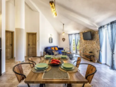 House Villa Getaway Hoteles en Mirca