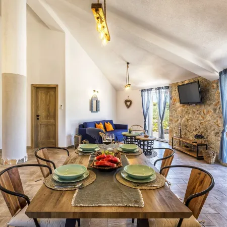 House Villa Getaway Hotels in Mirca