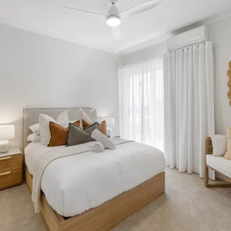 Stylish 3-Bed Apartment in Coastal Redcliffe