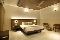 Hanu Reddy Residences Poes Garden