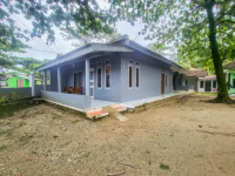 RedDoorz @ Pondok Diana Pantai Ujung Genteng 4 Hotels in Ciracap