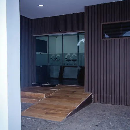 C & C Luxury Suites