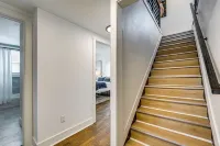 ที่พักกลุ่มกว้างขวางและปรับปรุงใหม่ในดีทรอยต์! - ห้องครัว