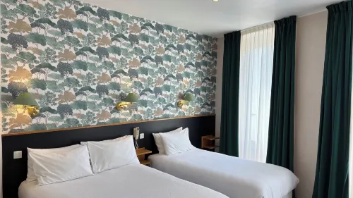 Logis Hôtel Restaurant Grand Hôtel de Lyon - Swimmingpools