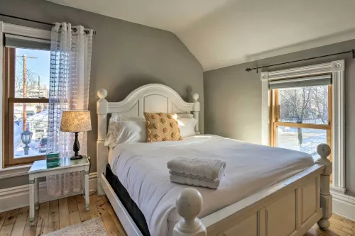 Saint Paul Home in Historic Cathedral Hill - parking