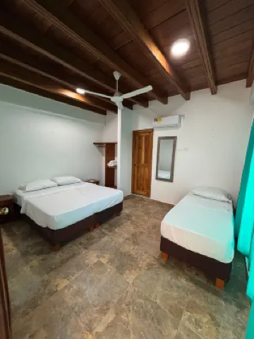 Los Pinos Beach Club Manzanillo Hotels near مانزانيلو