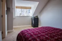 Captains Lookout - 1 Bedroom Apartment - Tenby - balcony