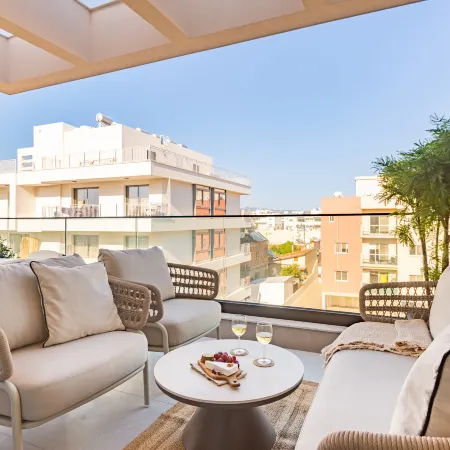 Sanders City Boutique - Nice 2 Bdr Apt with Roof garden