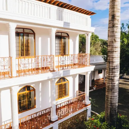 NAIBOR VILLA