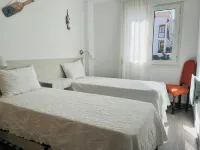 Cozy, very comfortable, very close to the beach.