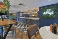 Travelodge Swindon Central - bar