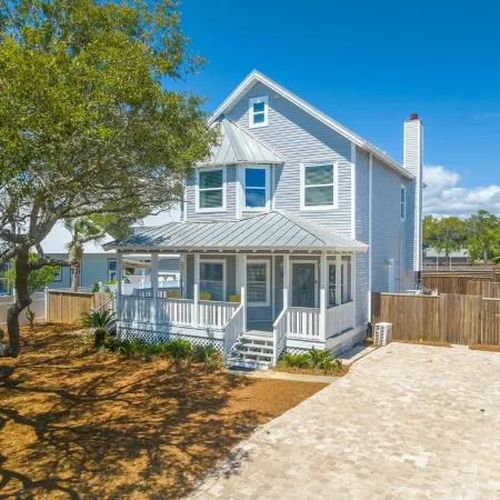 Private Heated Pool - Hot Tub - Golf Cart - Block to Beach - Fully Remodeled!