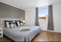 Spacious 3BR Home • Peaceful Neighborhood Hôtels à : 