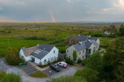 Burren Court Lodge Hotels near Aillwee Cave